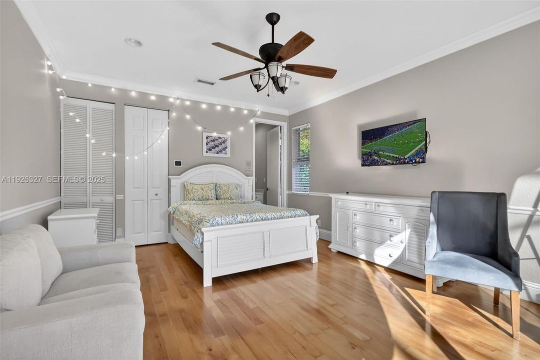 En Venta: $1,299,000 (5 camas, 4 baños, 3365 Pies cuadrados)