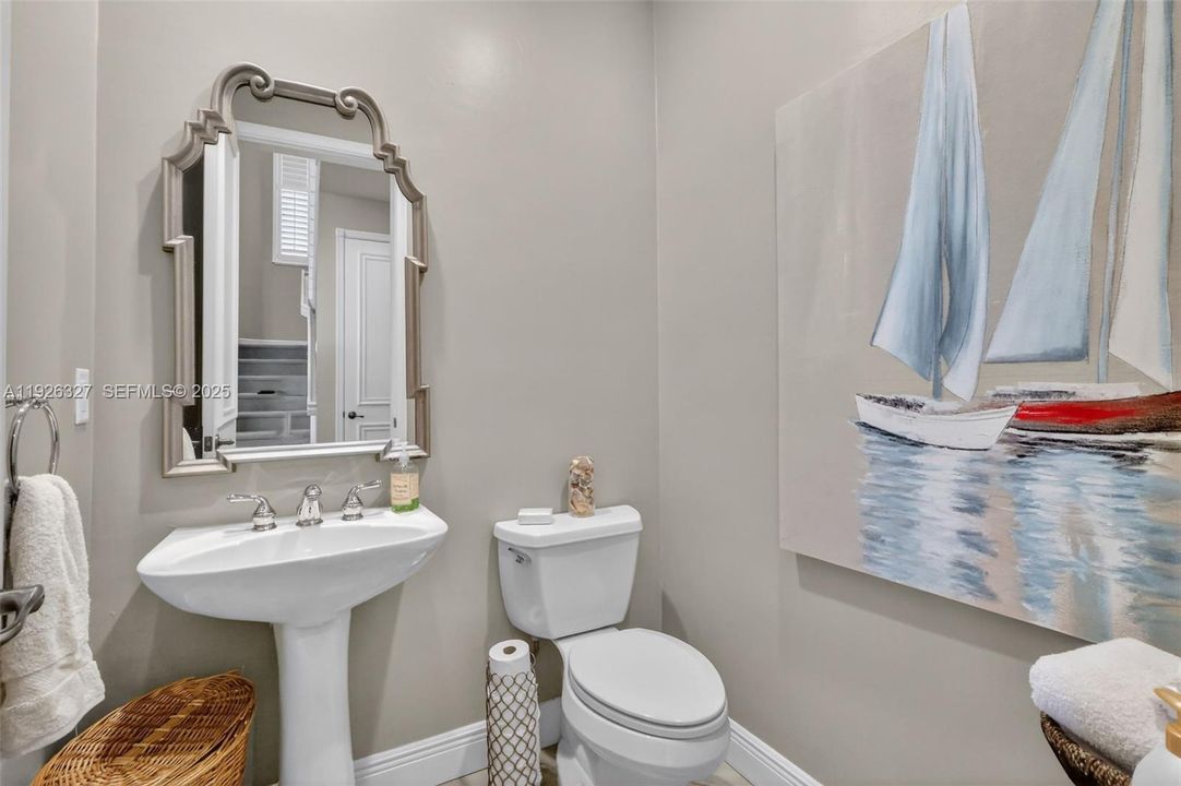 En Venta: $1,299,000 (5 camas, 4 baños, 3365 Pies cuadrados)