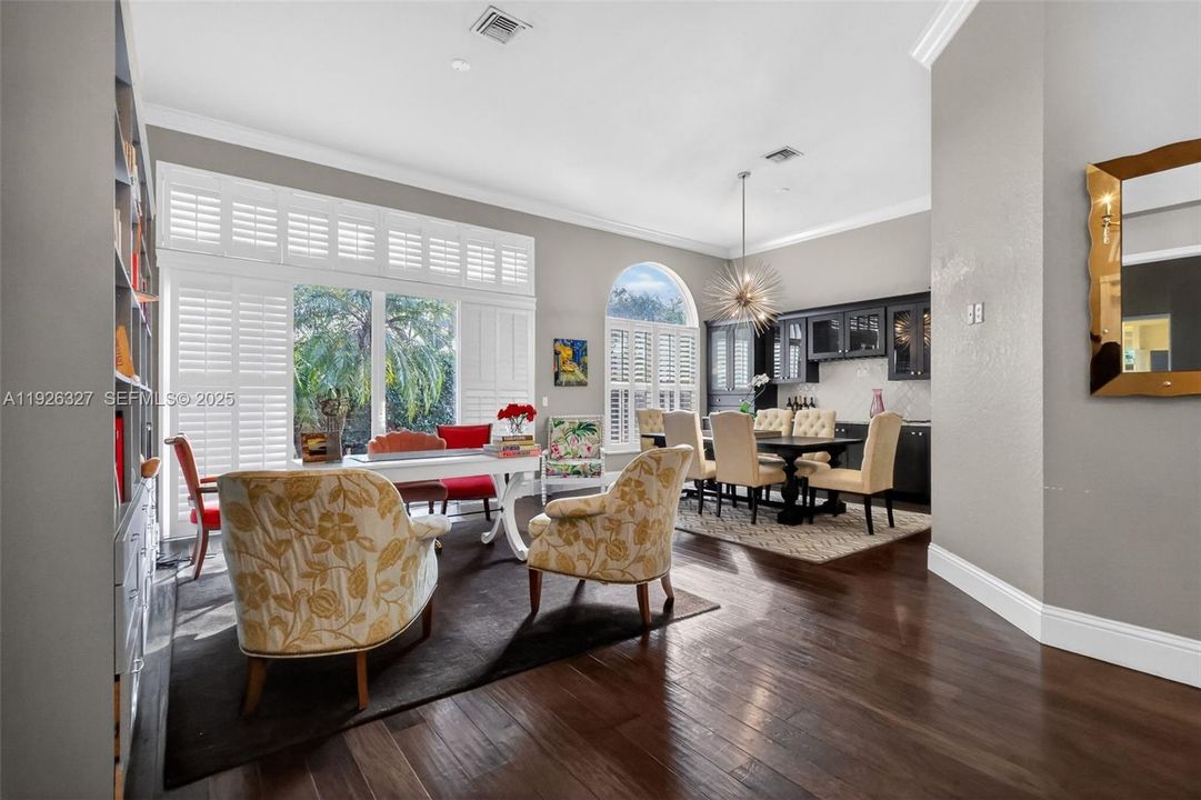 En Venta: $1,299,000 (5 camas, 4 baños, 3365 Pies cuadrados)