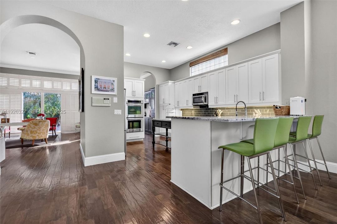 En Venta: $1,299,000 (5 camas, 4 baños, 3365 Pies cuadrados)