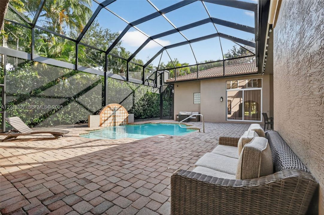 En Venta: $1,299,000 (5 camas, 4 baños, 3365 Pies cuadrados)