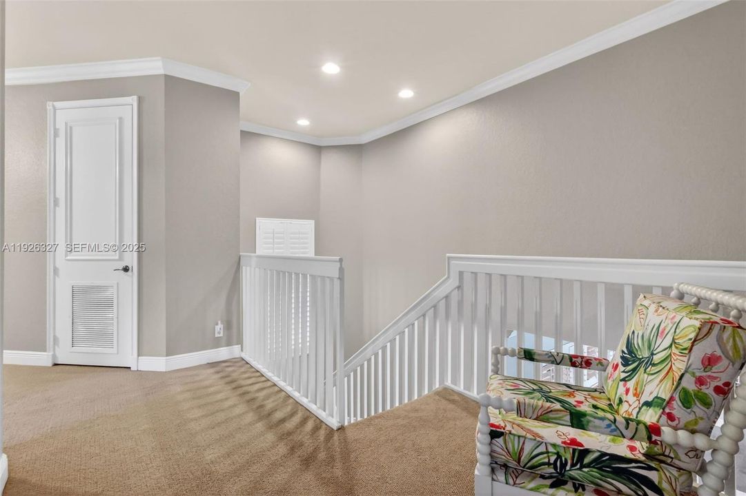 En Venta: $1,299,000 (5 camas, 4 baños, 3365 Pies cuadrados)