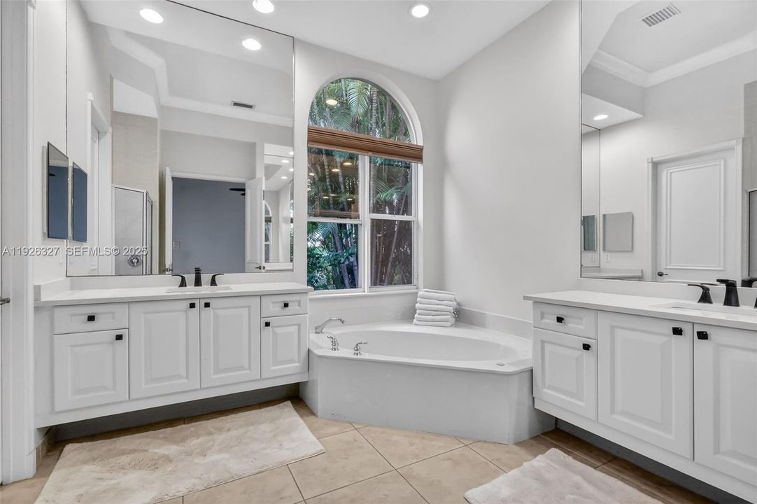 En Venta: $1,299,000 (5 camas, 4 baños, 3365 Pies cuadrados)