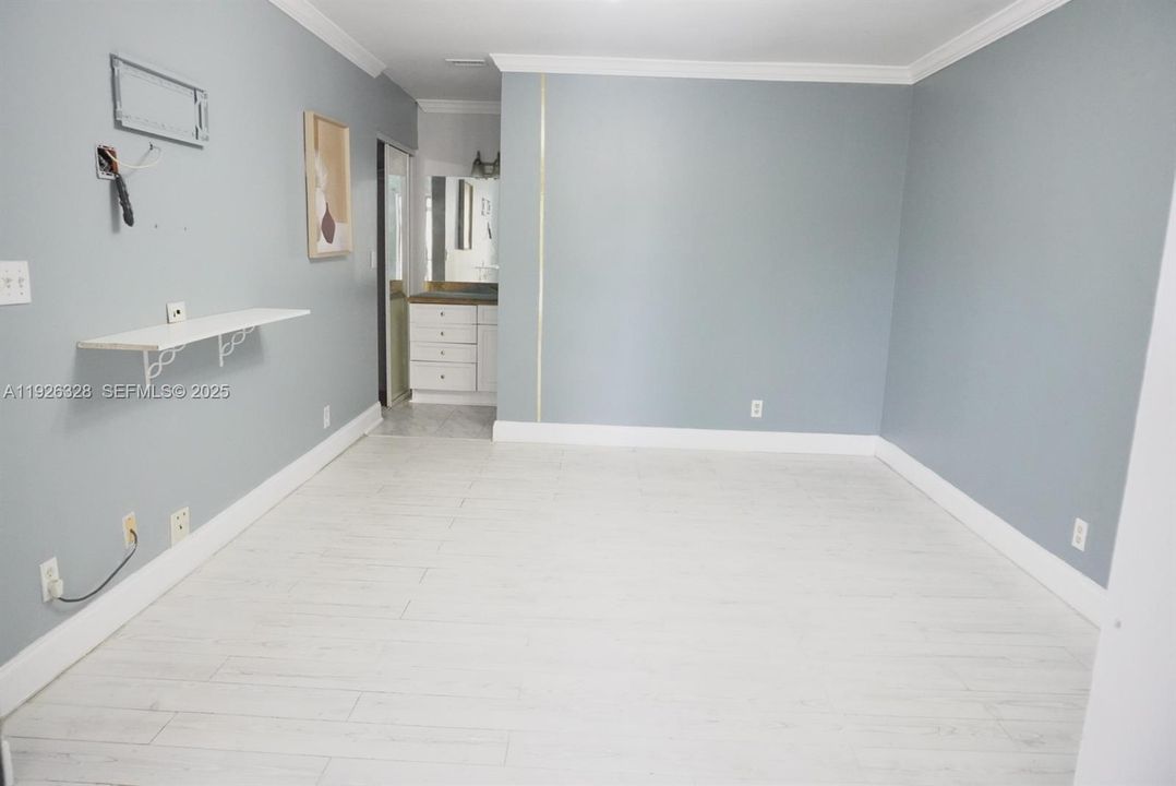 For Rent: $2,700 (3 beds, 2 baths, 1093 Square Feet)