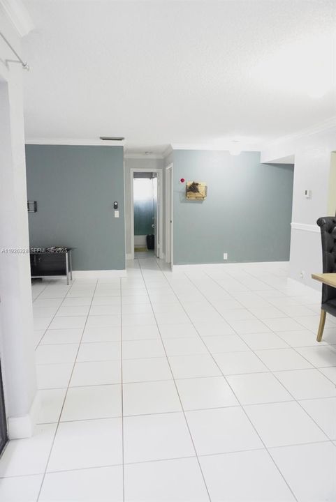 For Rent: $2,700 (3 beds, 2 baths, 1093 Square Feet)