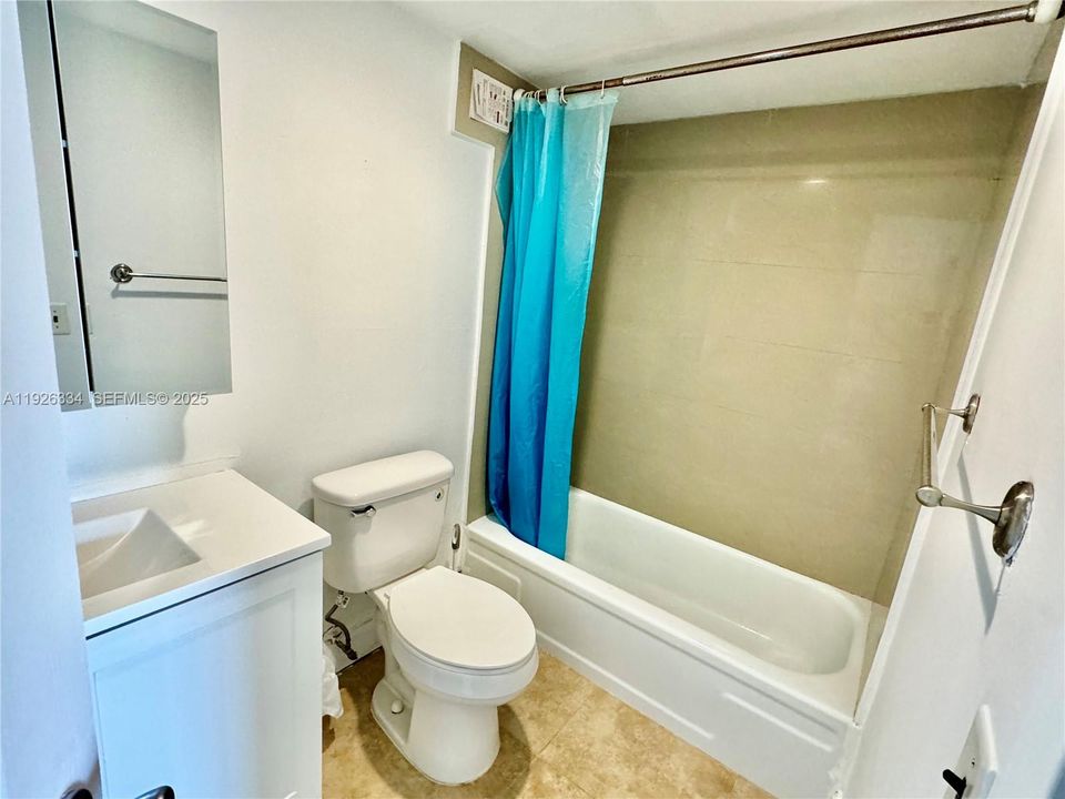 В аренду: $1,800 (1 спален, 1 ванн, 820 Квадратных фут)