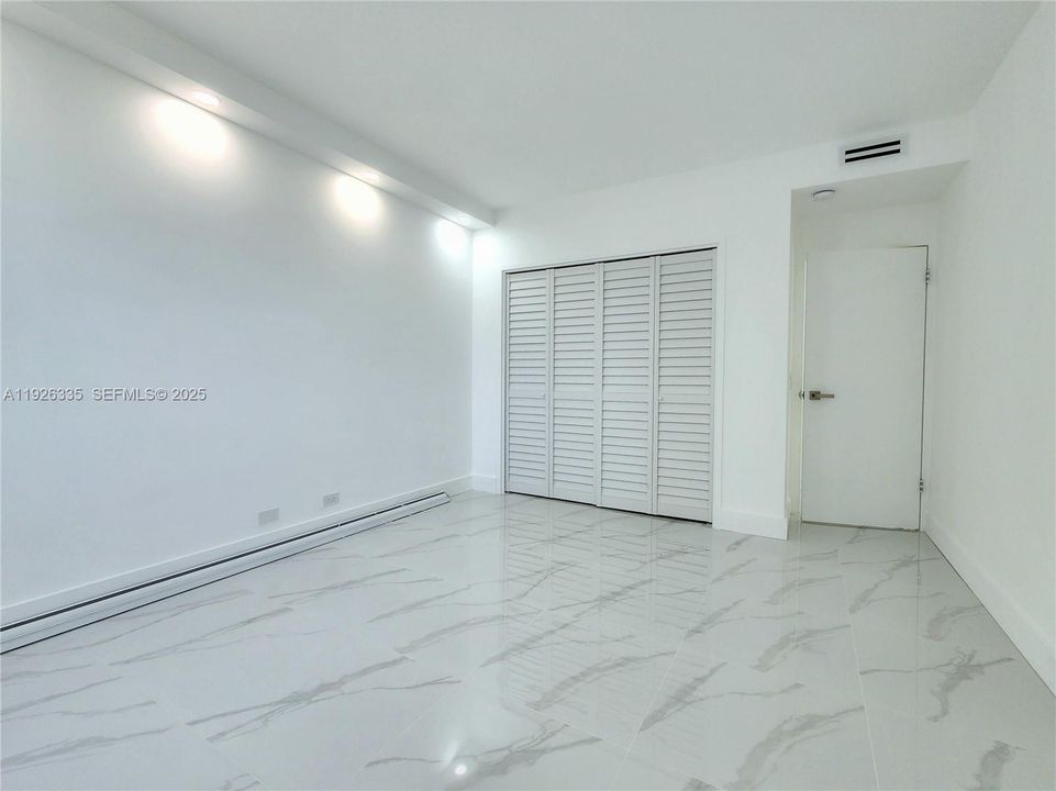 For Sale: $614,000 (2 beds, 2 baths, 1100 Square Feet)