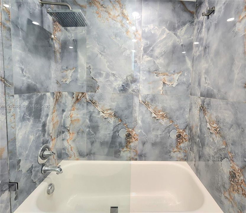 For Sale: $614,000 (2 beds, 2 baths, 1100 Square Feet)