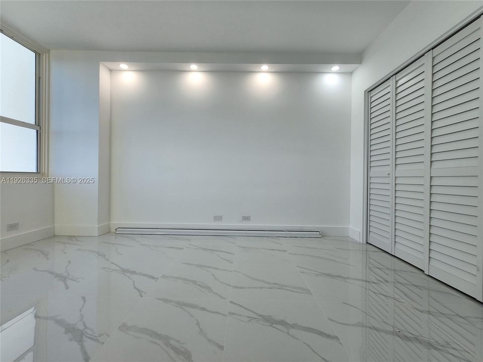 For Sale: $614,000 (2 beds, 2 baths, 1100 Square Feet)