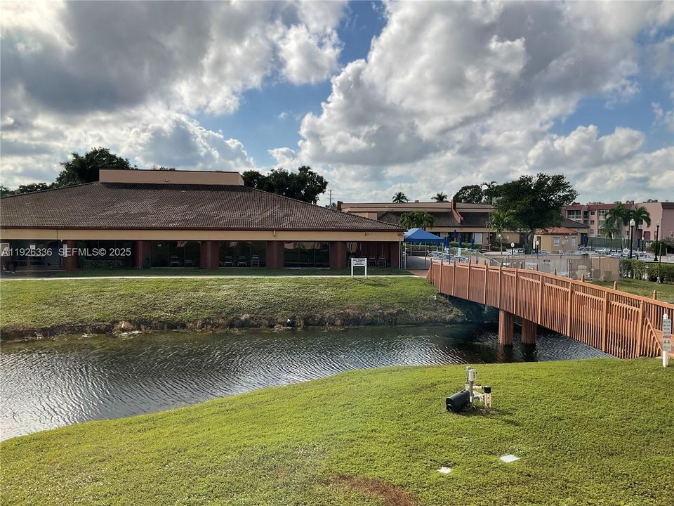 待售: $190,000 (2 贝兹, 2 浴室, 1025 平方英尺)