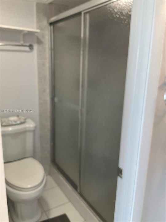 待售: $190,000 (2 贝兹, 2 浴室, 1025 平方英尺)