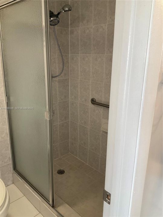 待售: $190,000 (2 贝兹, 2 浴室, 1025 平方英尺)