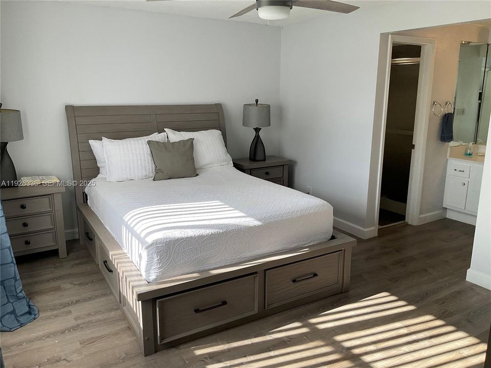 待售: $190,000 (2 贝兹, 2 浴室, 1025 平方英尺)