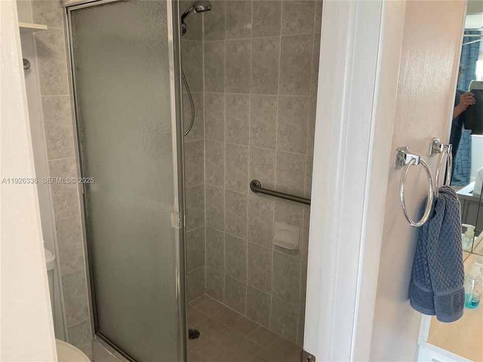 待售: $190,000 (2 贝兹, 2 浴室, 1025 平方英尺)