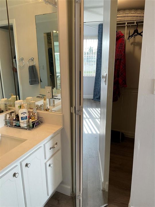 待售: $190,000 (2 贝兹, 2 浴室, 1025 平方英尺)