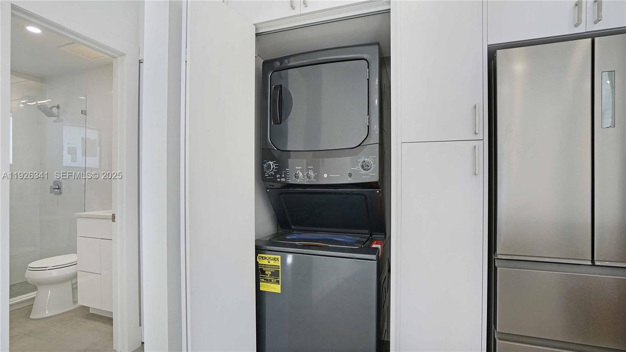 出租: $2,300 (1 贝兹, 1 浴室, 2459 平方英尺)