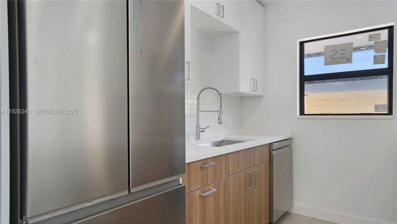 出租: $2,300 (1 贝兹, 1 浴室, 2459 平方英尺)