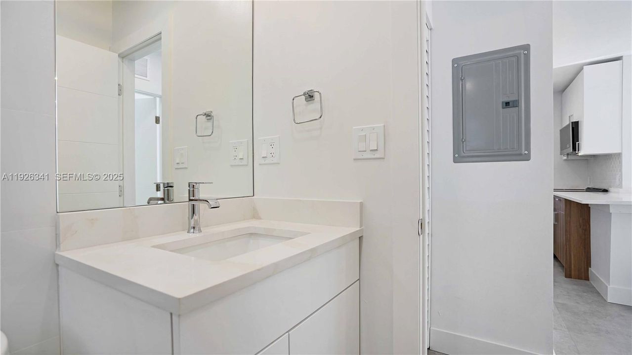 出租: $2,300 (1 贝兹, 1 浴室, 2459 平方英尺)