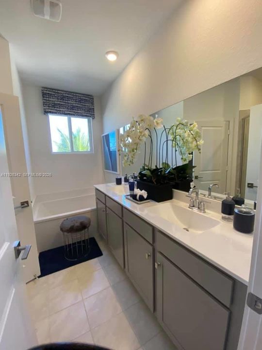 For Rent: $3,850 (4 beds, 2 baths, 2980 Square Feet)