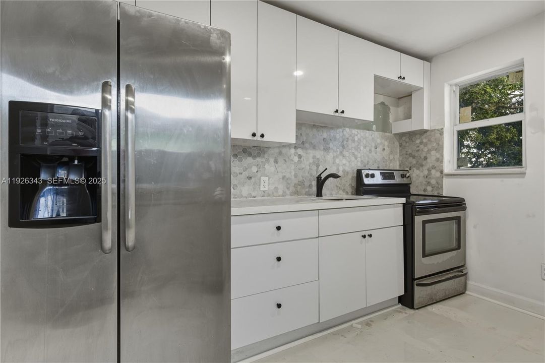 В аренду: $2,599 (3 спален, 1 ванн, 840 Квадратных фут)