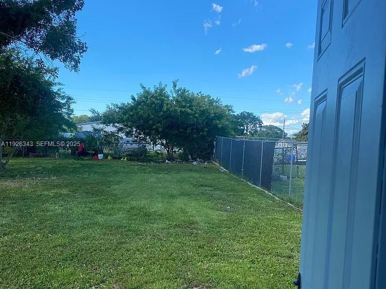 В аренду: $2,599 (3 спален, 1 ванн, 840 Квадратных фут)