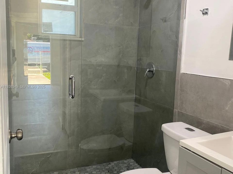 В аренду: $2,599 (3 спален, 1 ванн, 840 Квадратных фут)