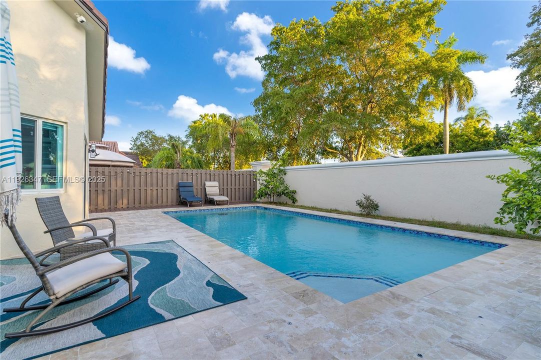 For Sale: $810,000 (4 beds, 2 baths, 1974 Square Feet)