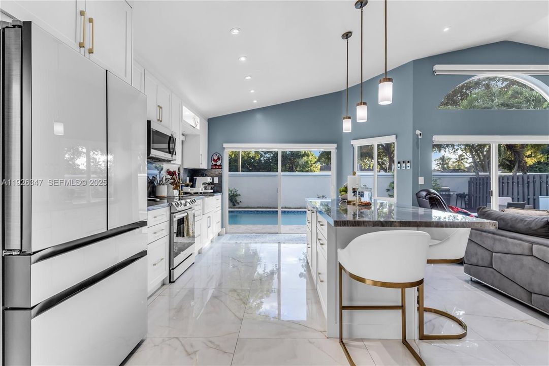 For Sale: $810,000 (4 beds, 2 baths, 1974 Square Feet)