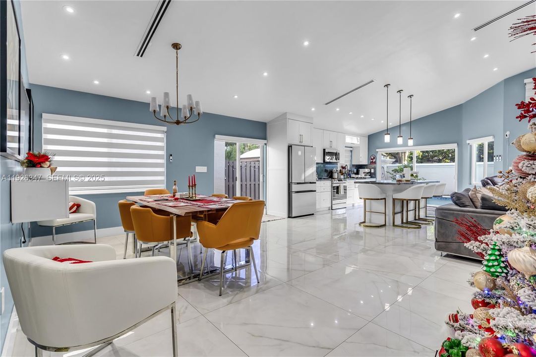 For Sale: $810,000 (4 beds, 2 baths, 1974 Square Feet)