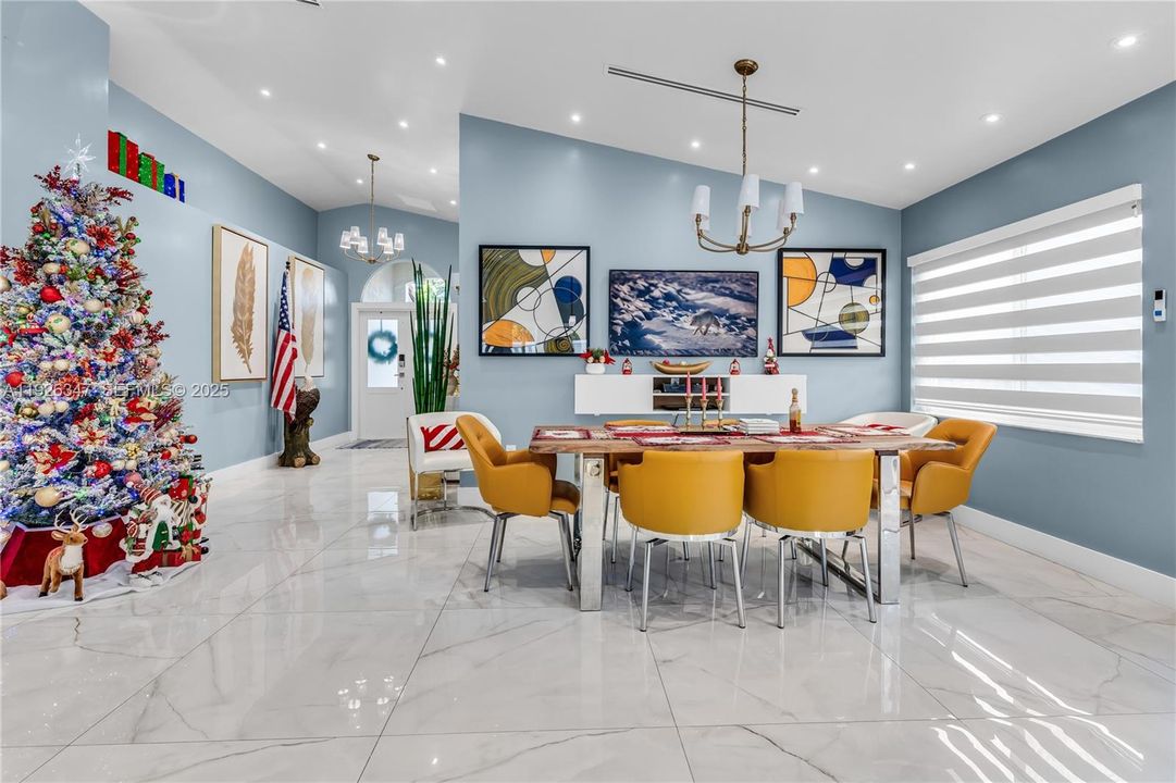 For Sale: $810,000 (4 beds, 2 baths, 1974 Square Feet)