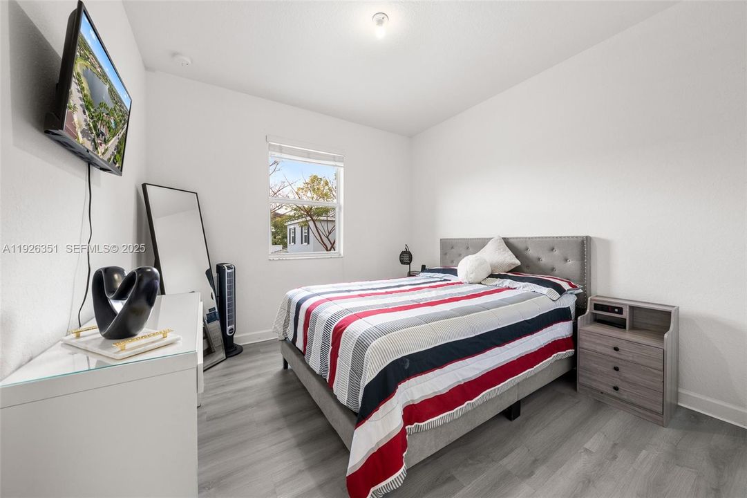 En Venta: $540,000 (4 camas, 2 baños, 1876 Pies cuadrados)