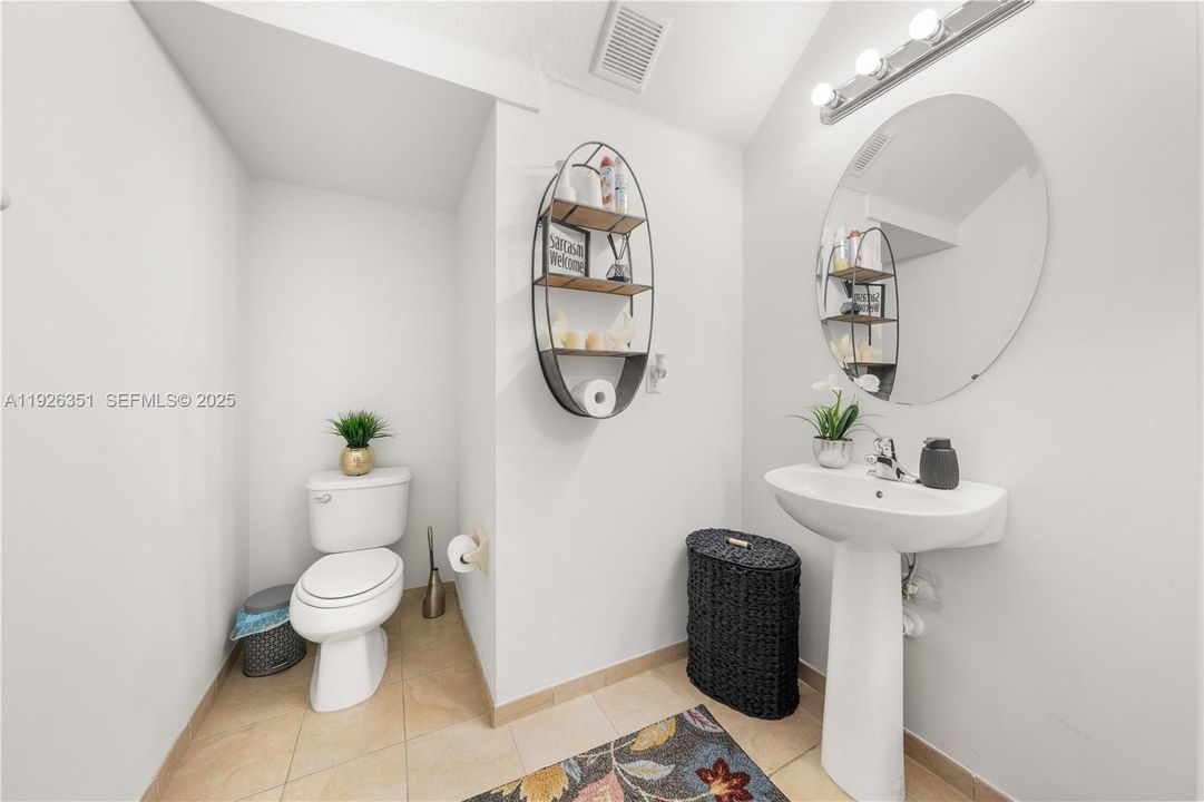 En Venta: $540,000 (4 camas, 2 baños, 1876 Pies cuadrados)