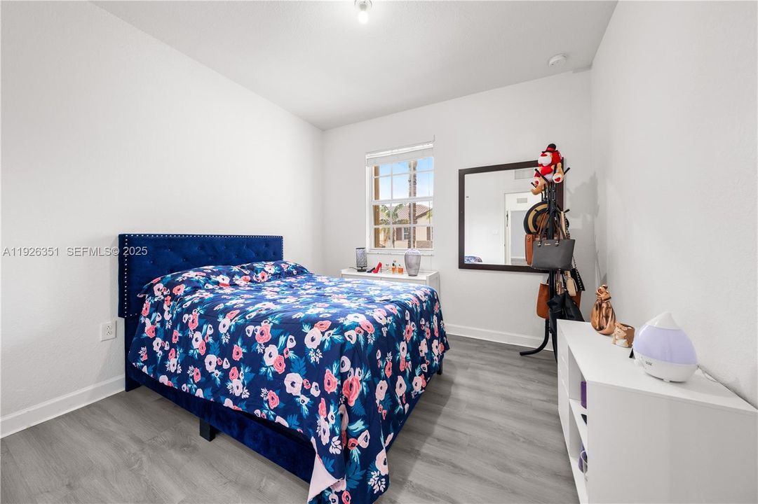 En Venta: $540,000 (4 camas, 2 baños, 1876 Pies cuadrados)