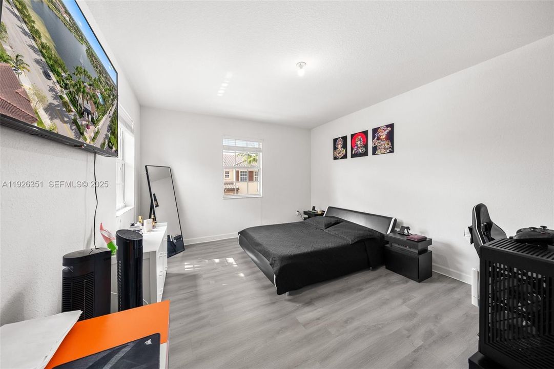 En Venta: $540,000 (4 camas, 2 baños, 1876 Pies cuadrados)