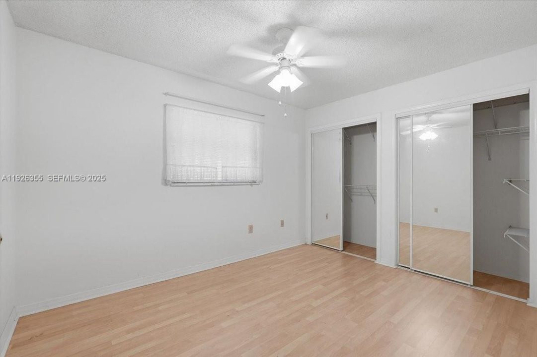 En Venta: $530,000 (3 camas, 2 baños, 1600 Pies cuadrados)