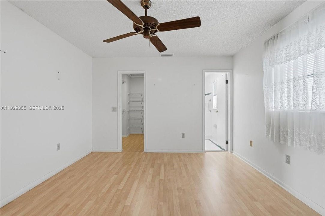 En Venta: $530,000 (3 camas, 2 baños, 1600 Pies cuadrados)