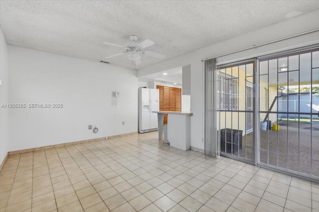 En Venta: $530,000 (3 camas, 2 baños, 1600 Pies cuadrados)