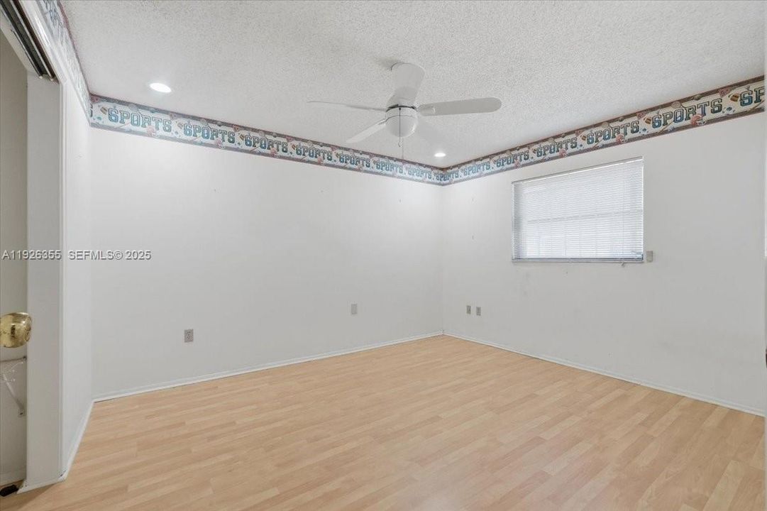 En Venta: $530,000 (3 camas, 2 baños, 1600 Pies cuadrados)