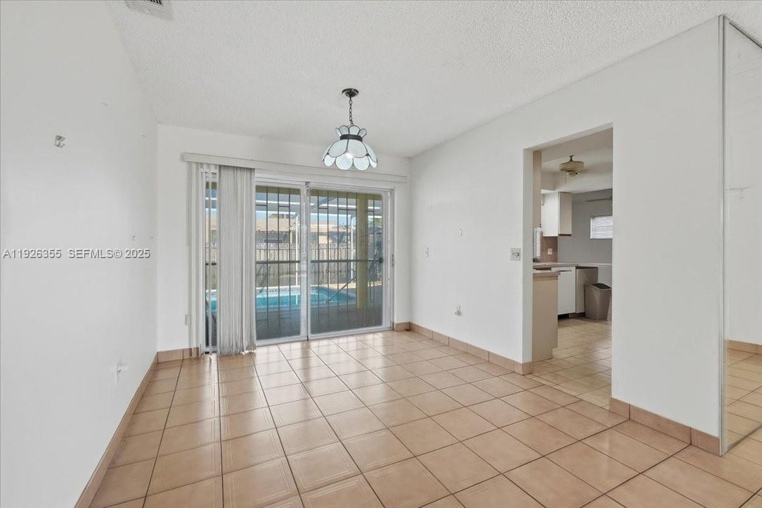 En Venta: $530,000 (3 camas, 2 baños, 1600 Pies cuadrados)