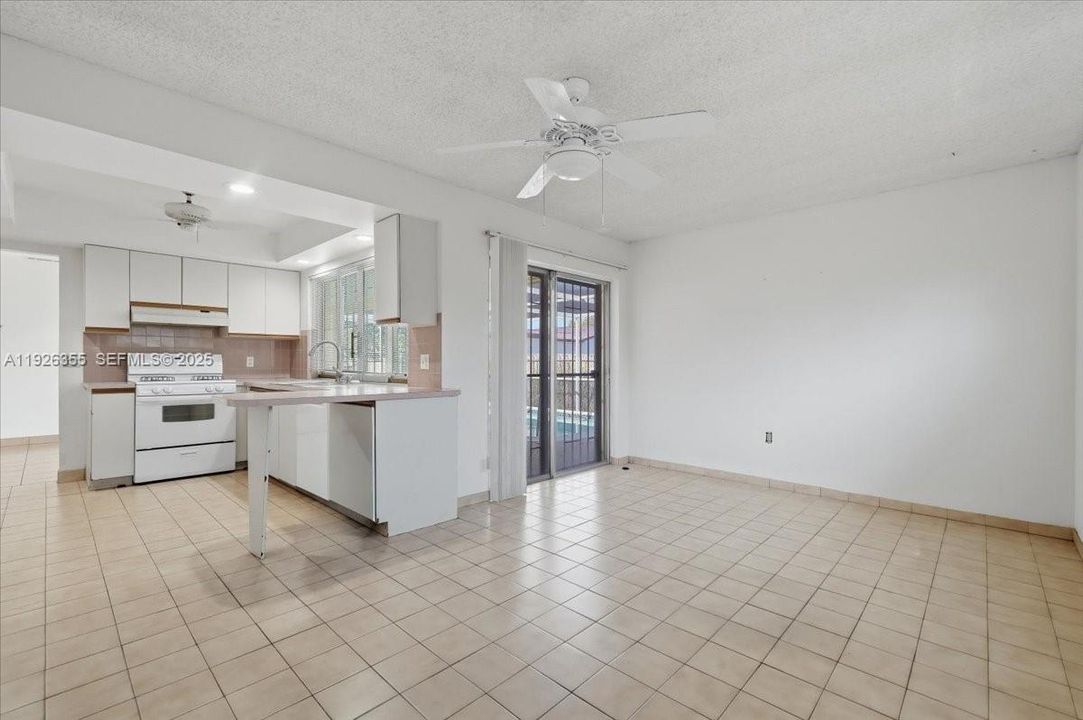 En Venta: $530,000 (3 camas, 2 baños, 1600 Pies cuadrados)