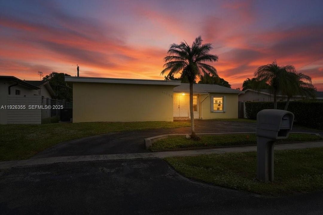 En Venta: $530,000 (3 camas, 2 baños, 1600 Pies cuadrados)