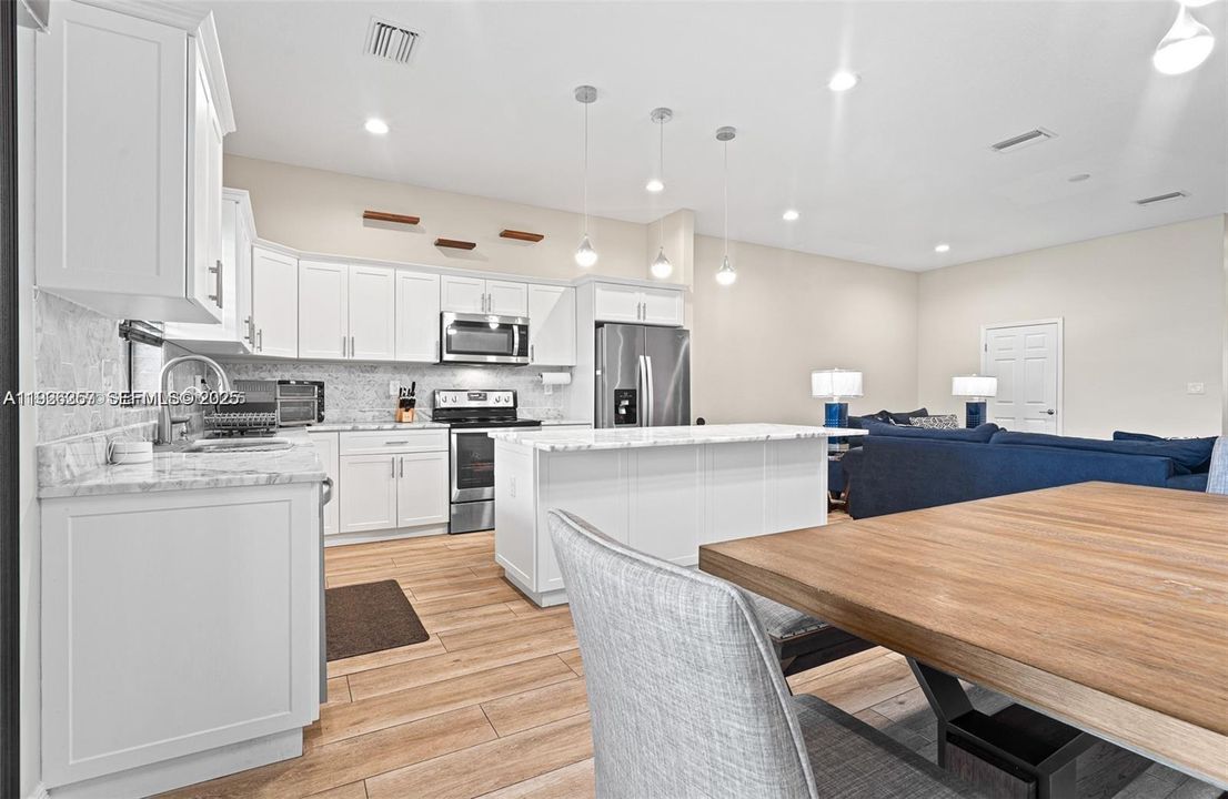 For Sale: $550,000 (3 beds, 2 baths, 2054 Square Feet)