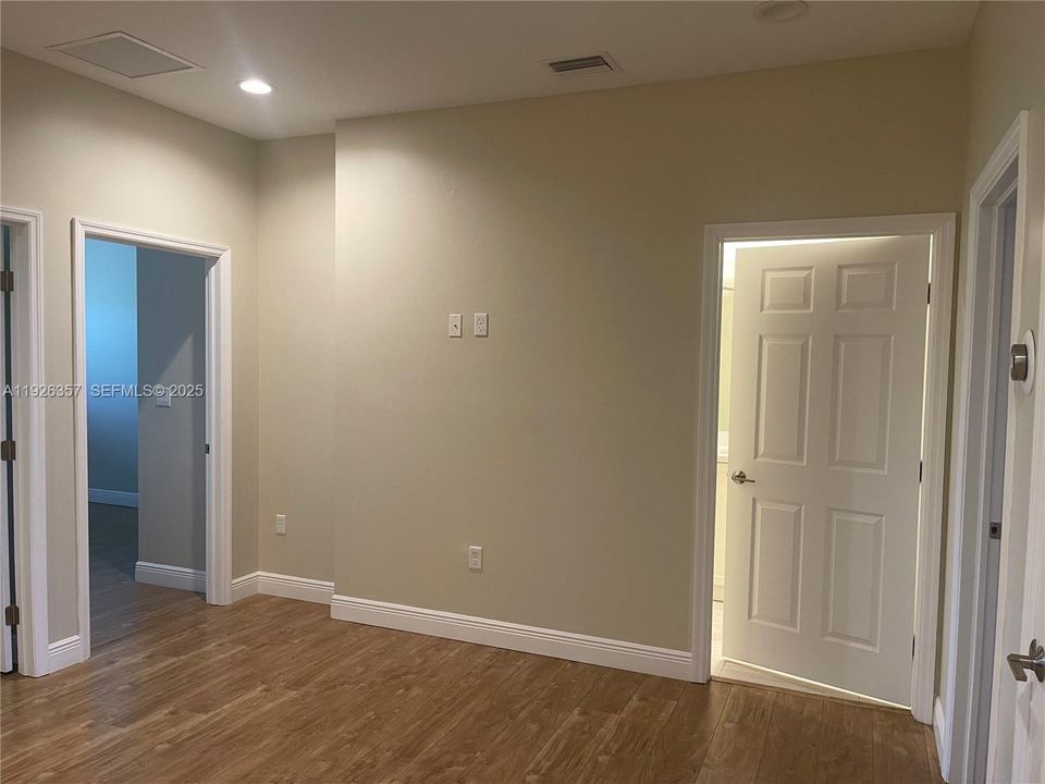 For Sale: $550,000 (3 beds, 2 baths, 2054 Square Feet)