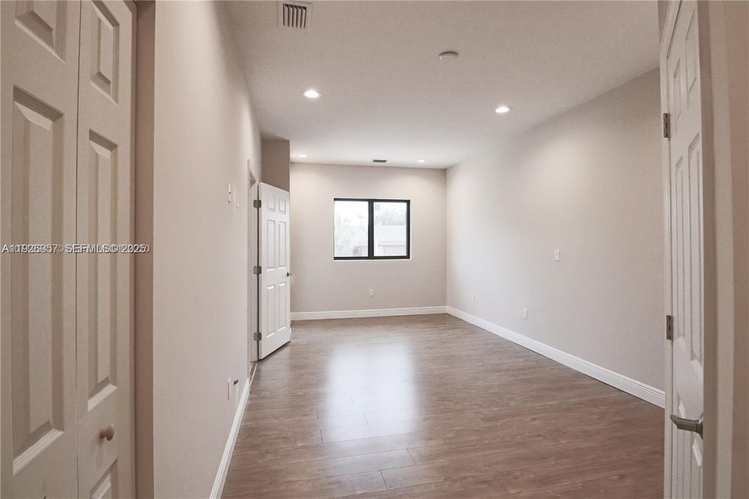 For Sale: $550,000 (3 beds, 2 baths, 2054 Square Feet)