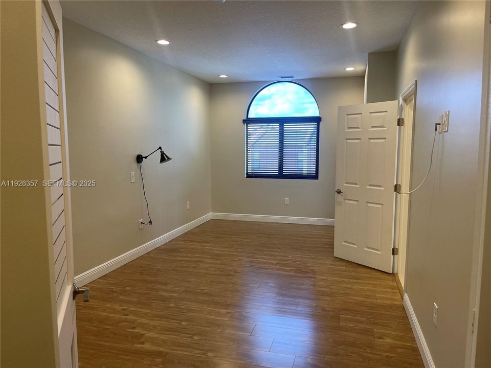 For Sale: $550,000 (3 beds, 2 baths, 2054 Square Feet)