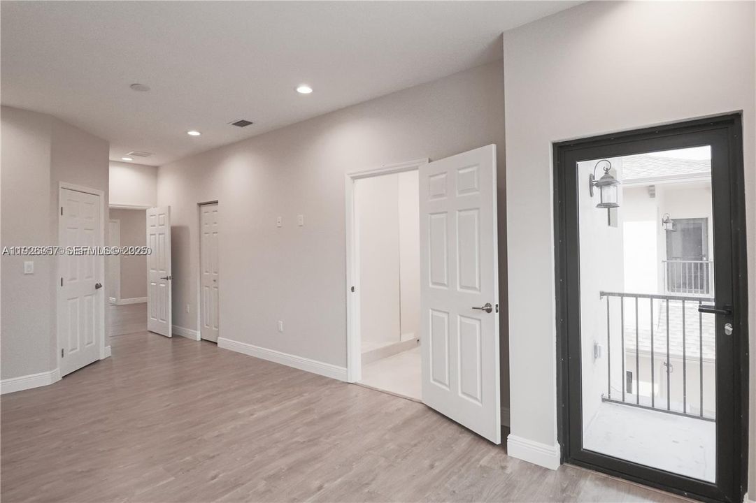 For Sale: $550,000 (3 beds, 2 baths, 2054 Square Feet)