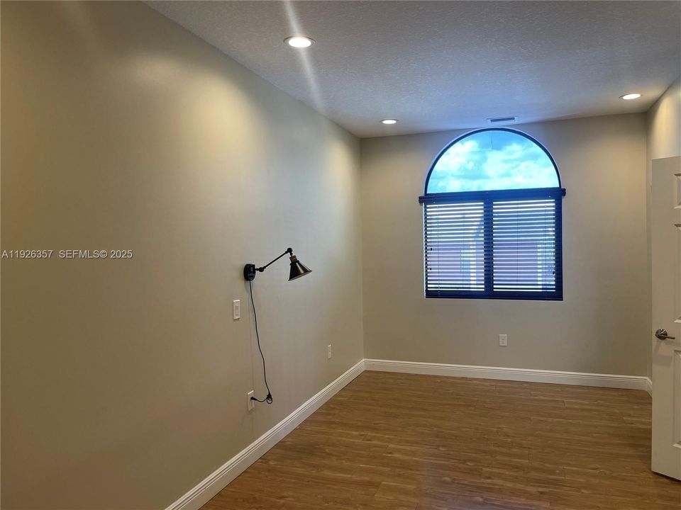 For Sale: $550,000 (3 beds, 2 baths, 2054 Square Feet)