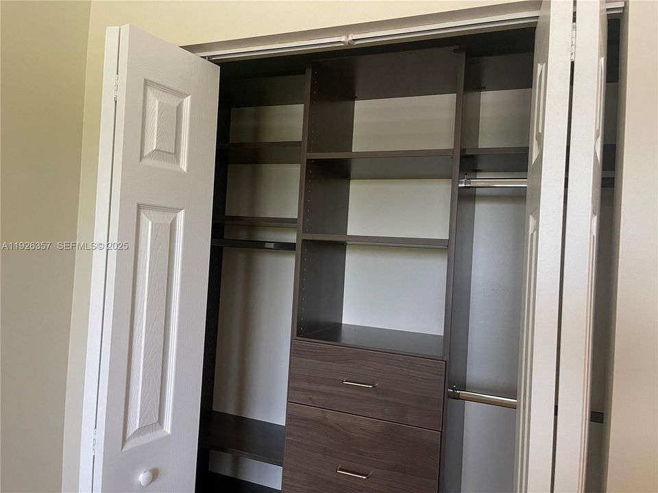 For Sale: $550,000 (3 beds, 2 baths, 2054 Square Feet)