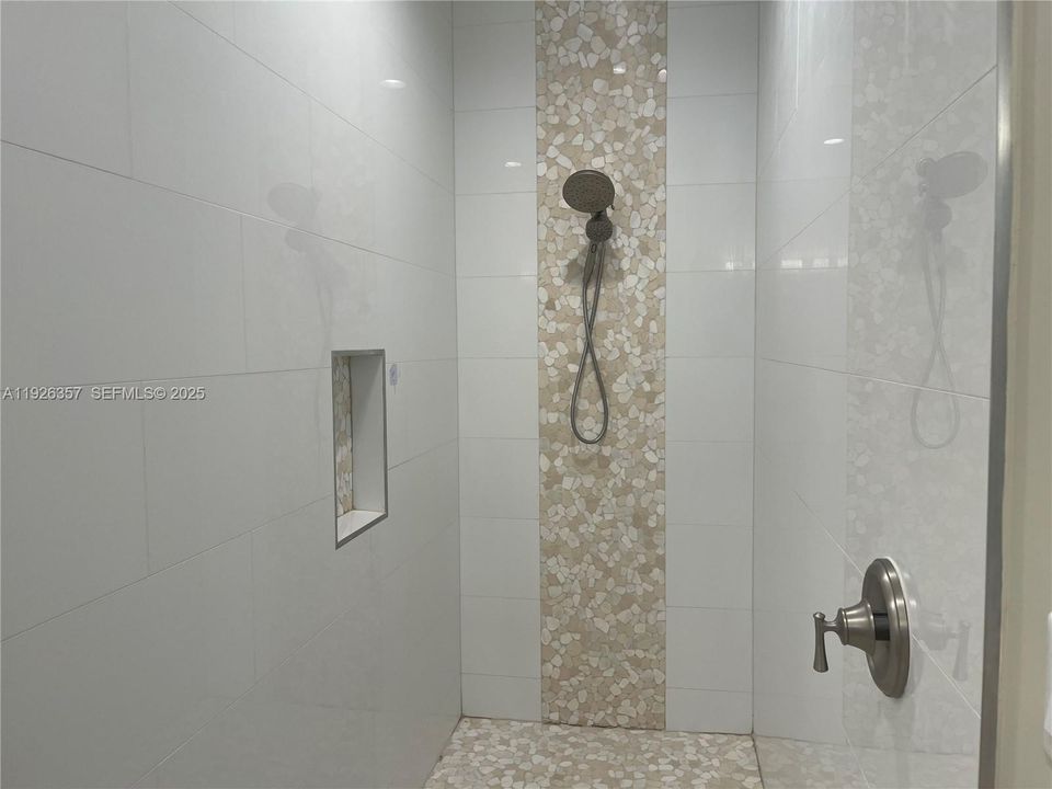 For Sale: $550,000 (3 beds, 2 baths, 2054 Square Feet)