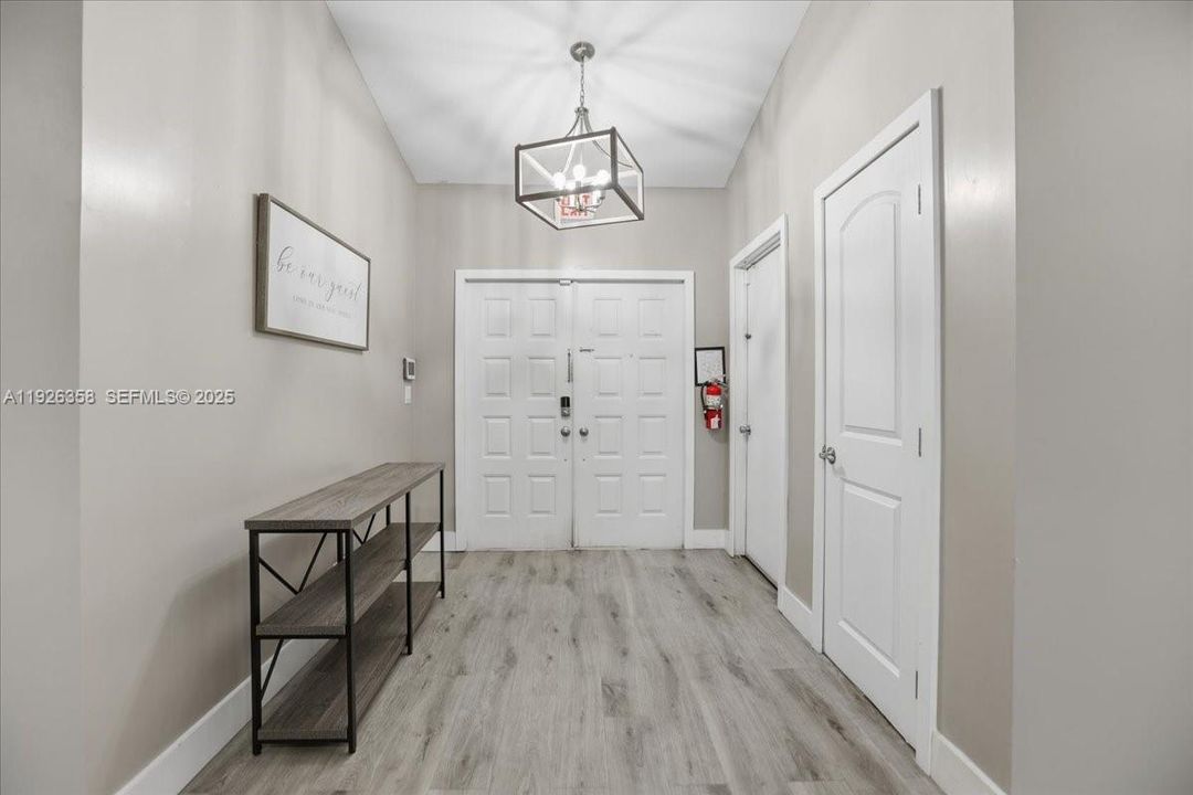 For Sale: $599,000 (3 beds, 2 baths, 1693 Square Feet)